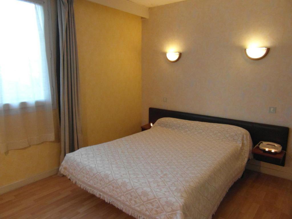 Hôtel Restaurant Le Périgord Maurs Chambre photo