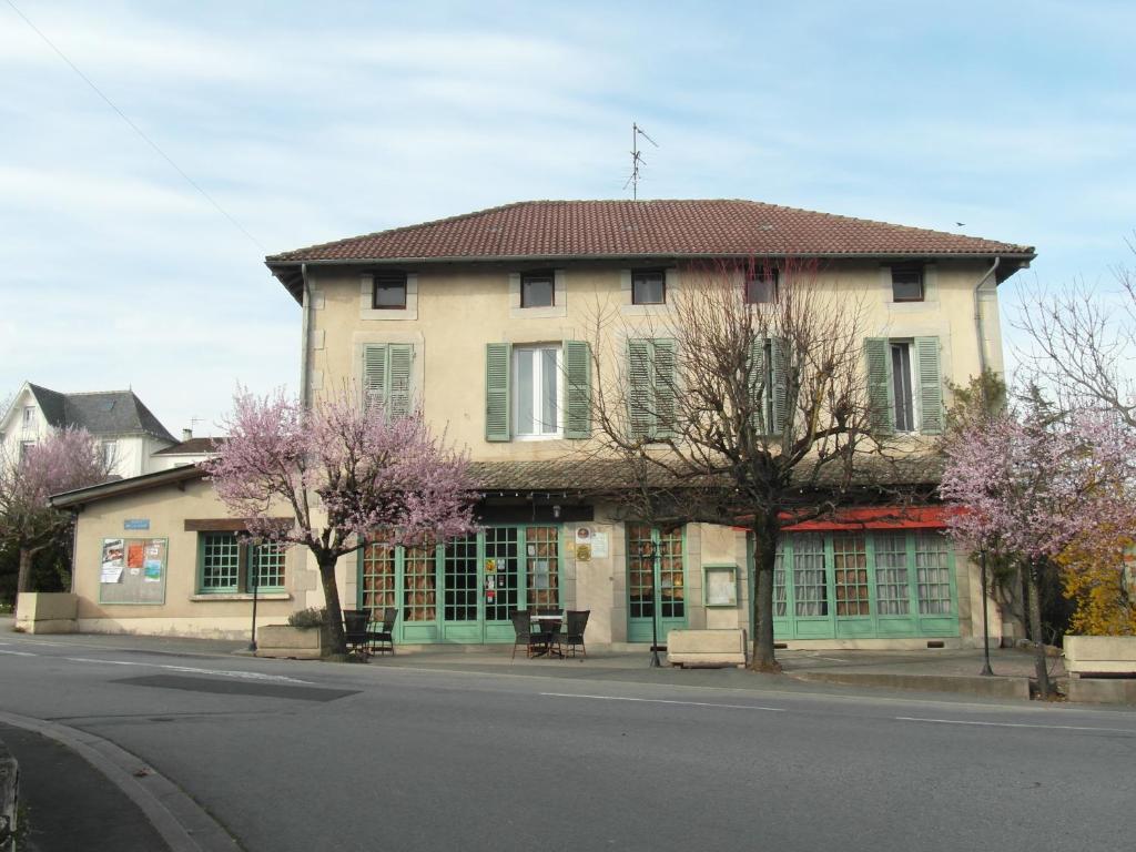 Hôtel Restaurant Le Périgord Maurs Extérieur photo
